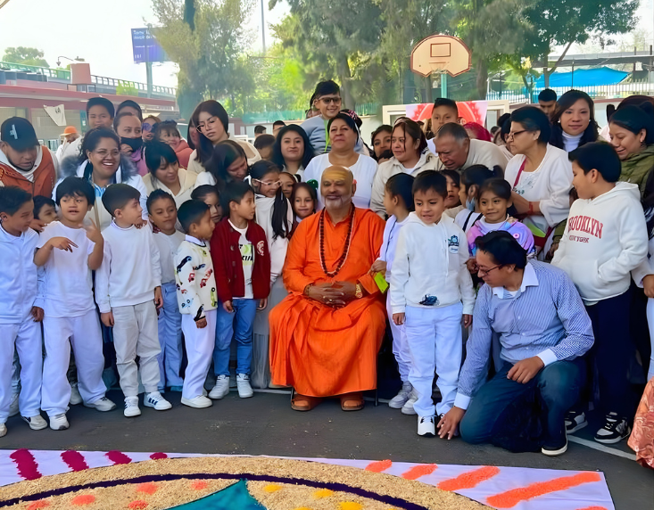 Un encuentro lleno de paz y consciencia con Swami Gurudev Nityananda en escuelas